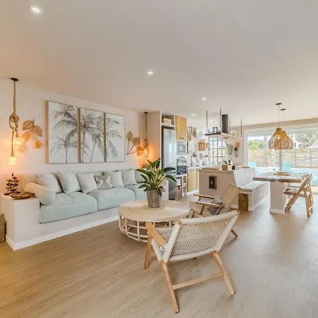 Holiday home Oceania Private Pool Garden