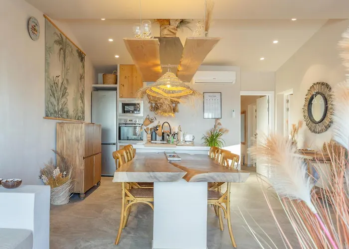 Oceania Private Pool Garden