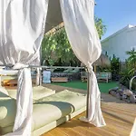 Oceania Private Pool Garden *