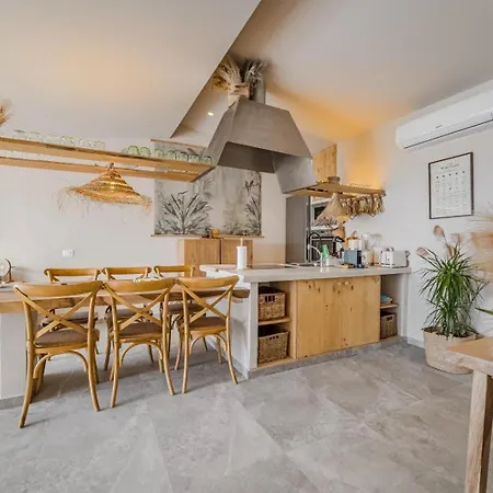 Oceania Private Pool Garden *