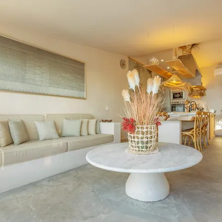 Дом отдыха Oceania Private Pool Garden