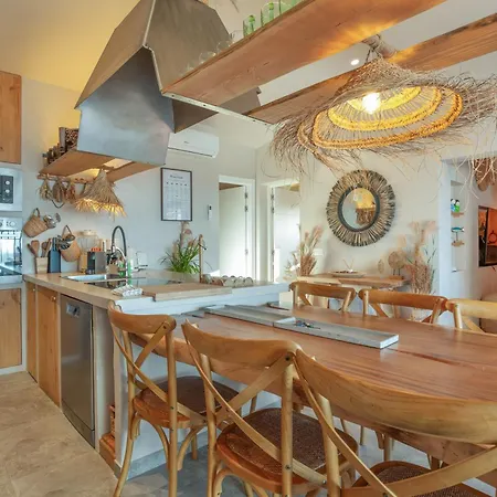 Oceania Private Pool Garden