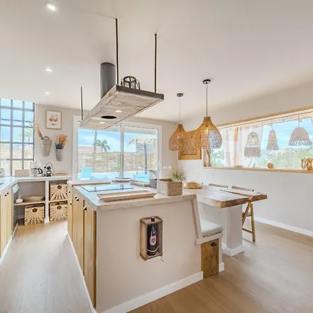 Oceania Private Pool Garden Nyaraló *